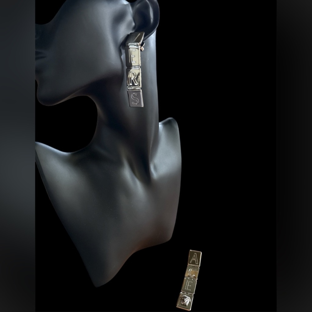 Versace X Dua Lipa Silver dangle earrings! NEW IN BOX - Picture 4 of 6